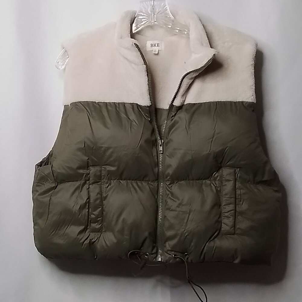 BKE EXCLUSIVE CROPPED PUFFER OLIVE & CREAM ZIP PUFFER VEST SIZE L